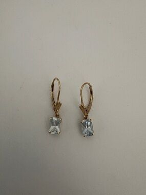 14kt Gold Leverback Earrings with Aquamarine Rectangular Stones